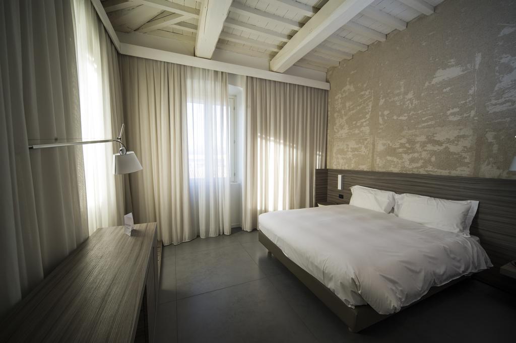 Hotel & Resort Le Colombare Foligno Exterior foto
