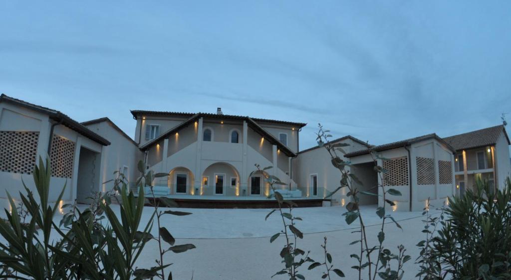 Hotel & Resort Le Colombare Foligno Exterior foto
