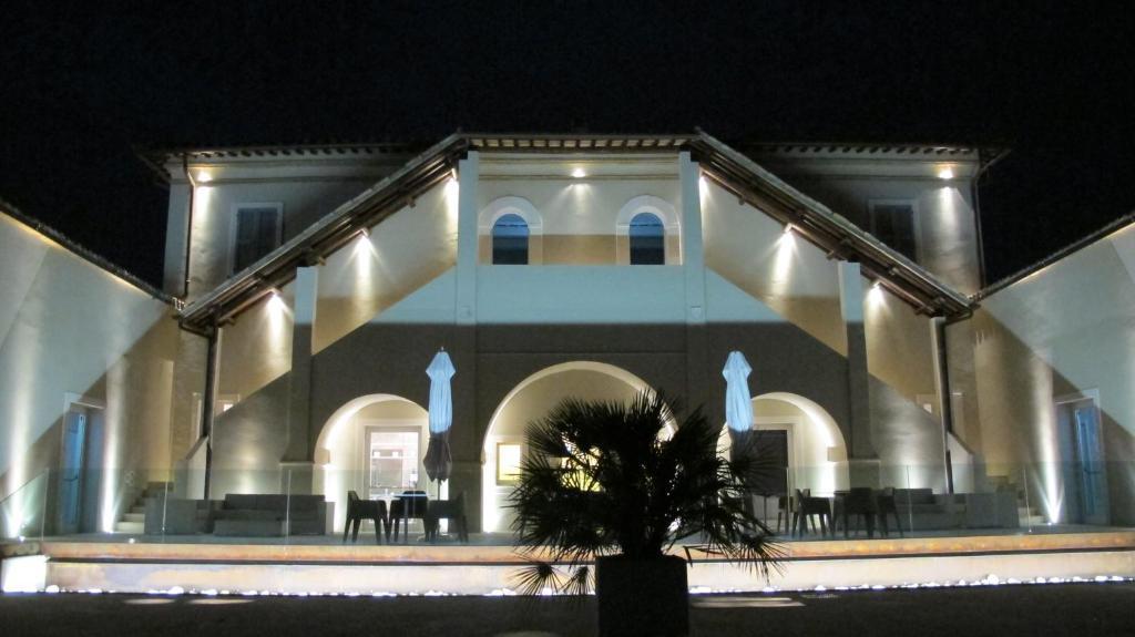 Hotel & Resort Le Colombare Foligno Exterior foto