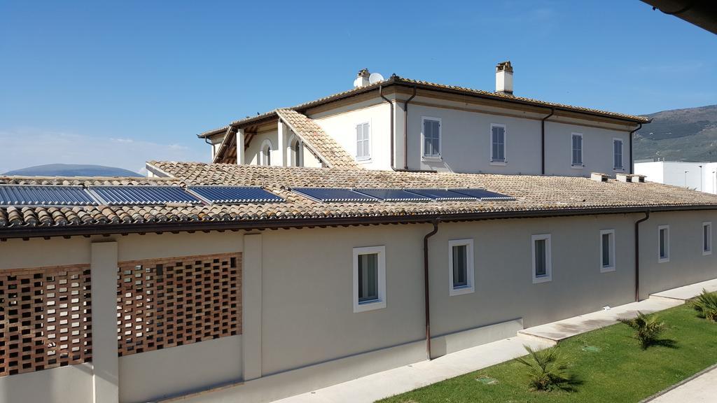 Hotel & Resort Le Colombare Foligno Exterior foto