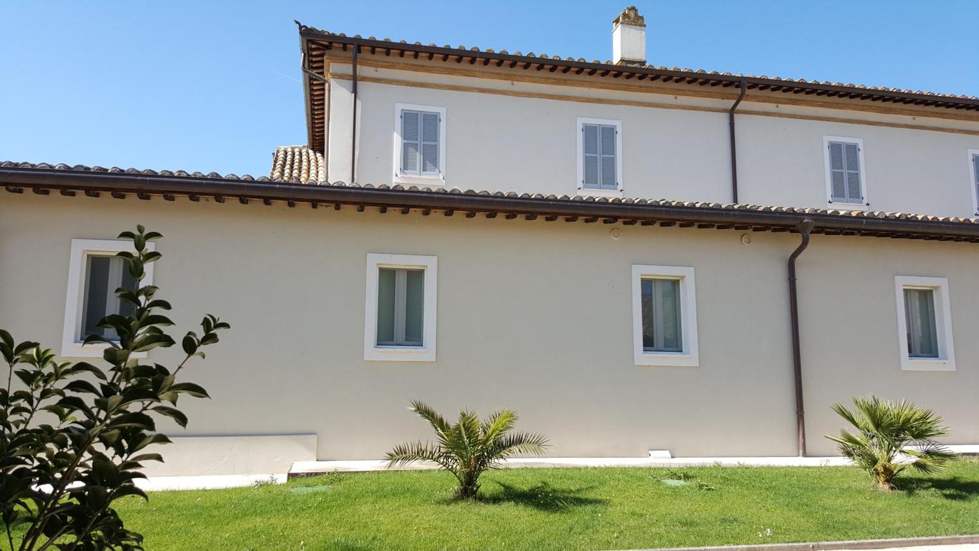 Hotel & Resort Le Colombare Foligno Exterior foto
