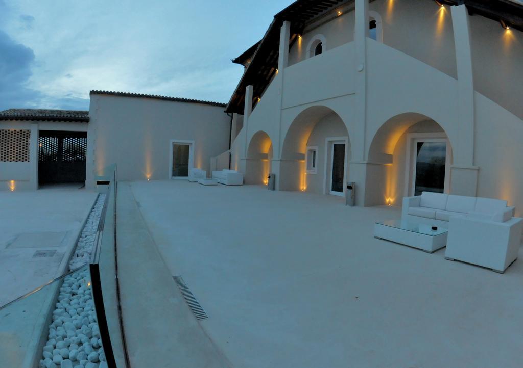 Hotel & Resort Le Colombare Foligno Exterior foto